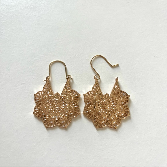 Gold Tone Boho Hippie Hoop Costume Jewelry Earrings NWOT - Picture 6 of 6